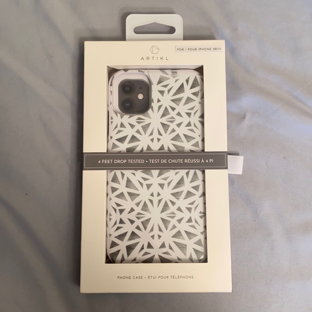 NWT iPhone 11/XR CASE